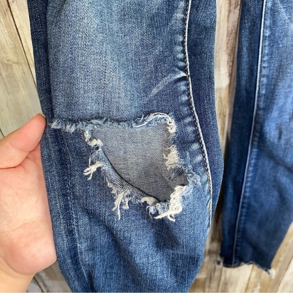 American Eagle Distressed High Rise Jegging Crop - Picture 2 of 8